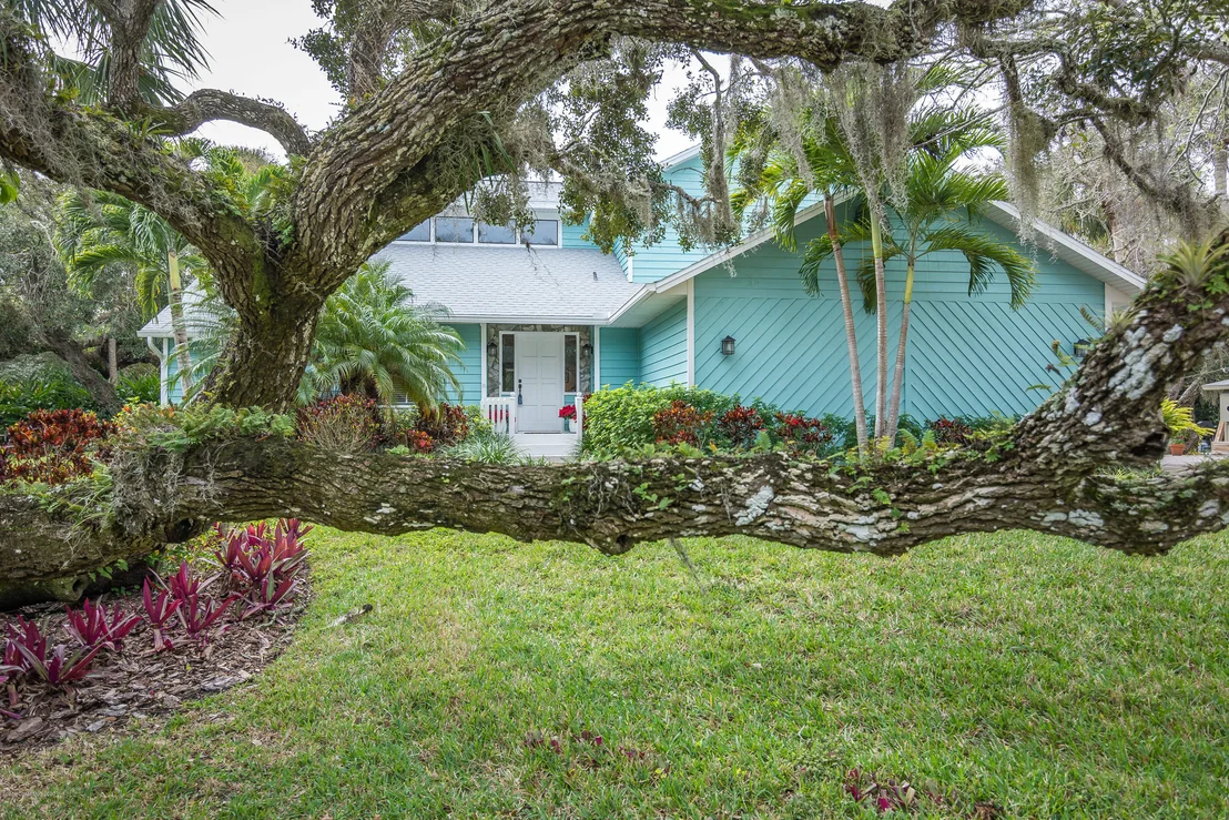 Photo of 255 Cardinal Drive