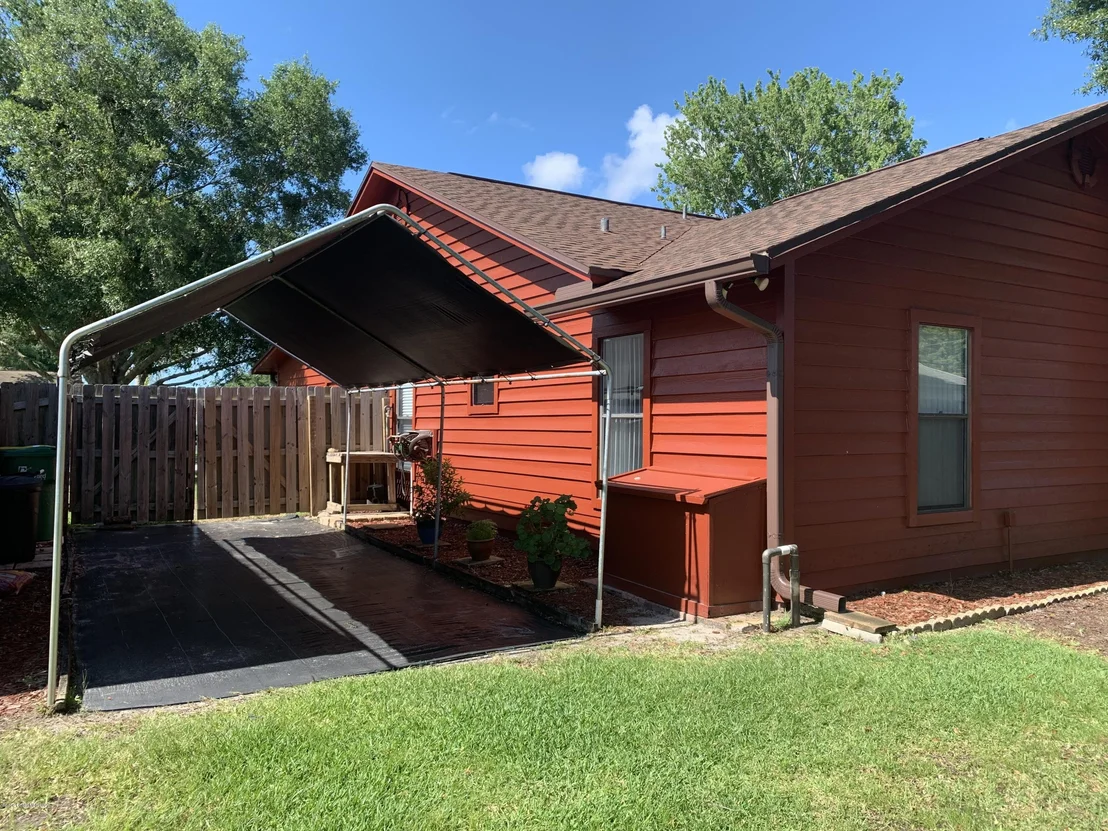 Photo of 5275 Devon Street