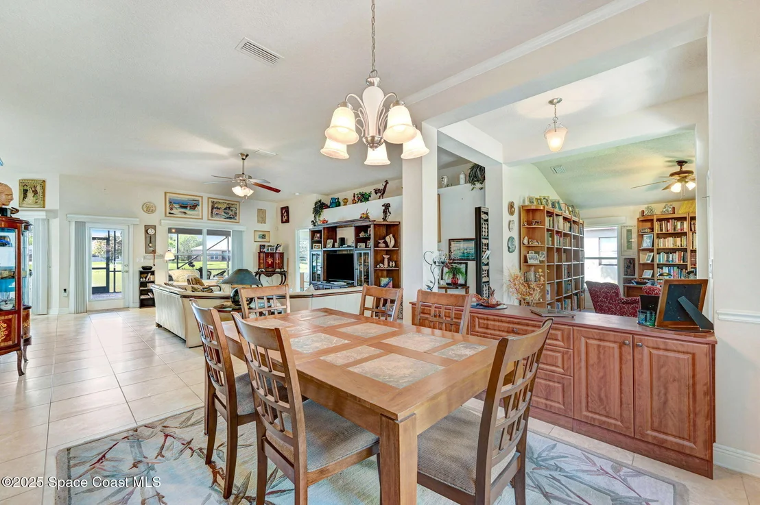 Photo of 2074 Botanica Circle