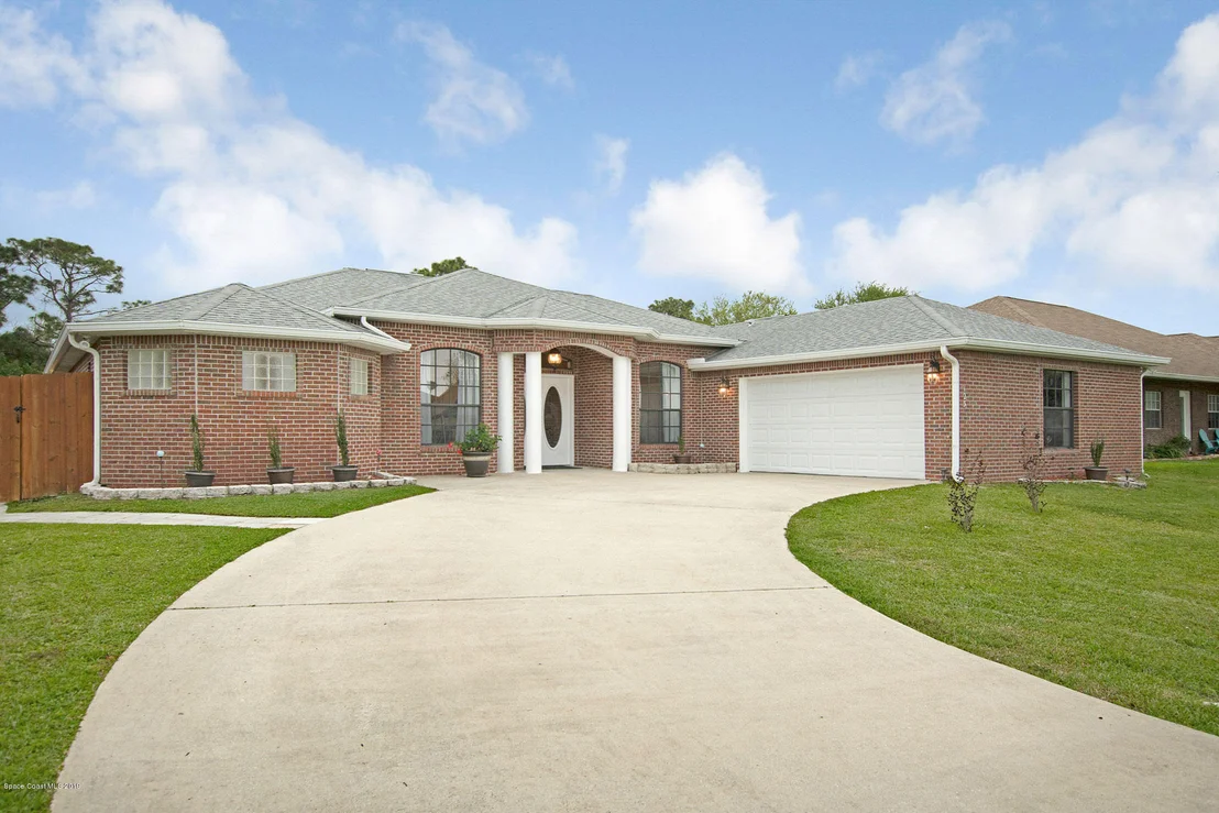 Photo of 123 Palm Circle