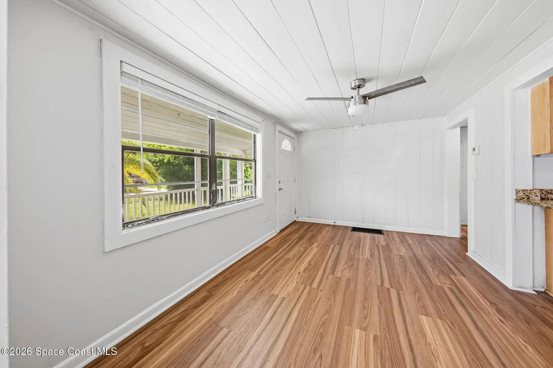 Photo of 355 Pine Avenue