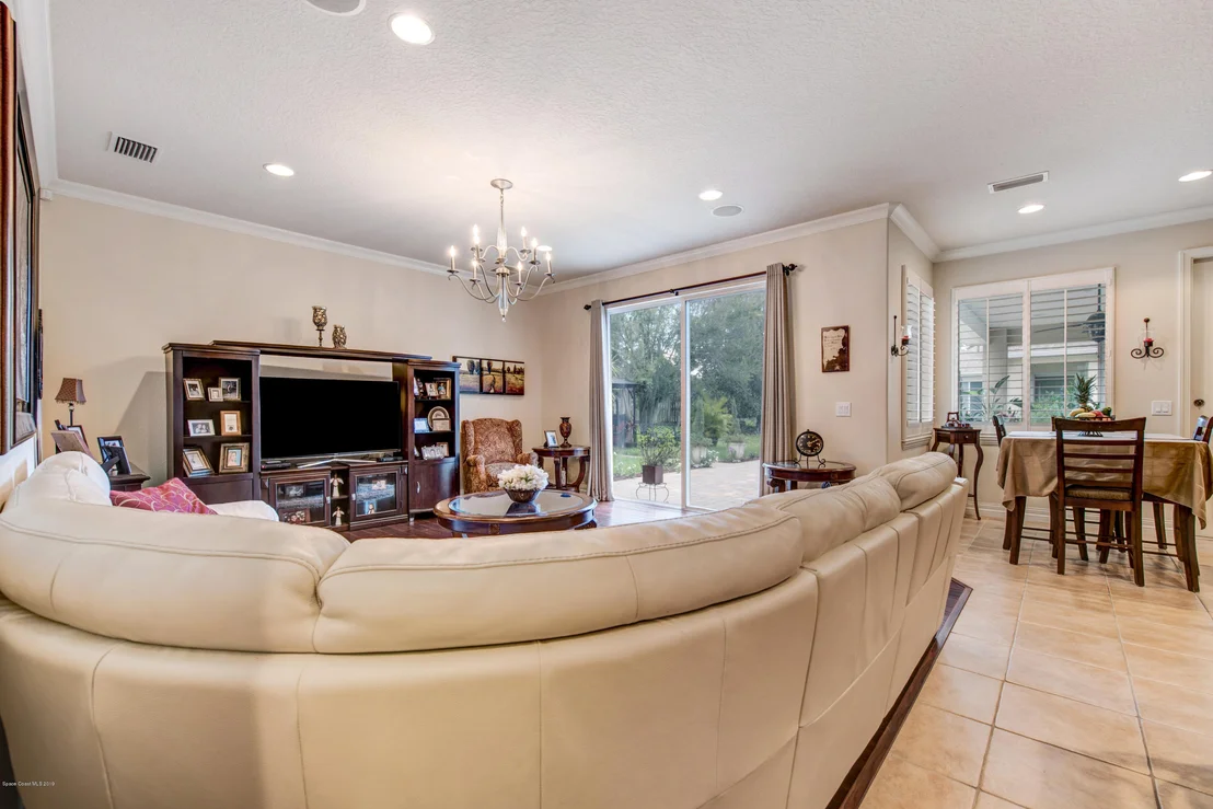 Photo of 2045 Botanica Circle