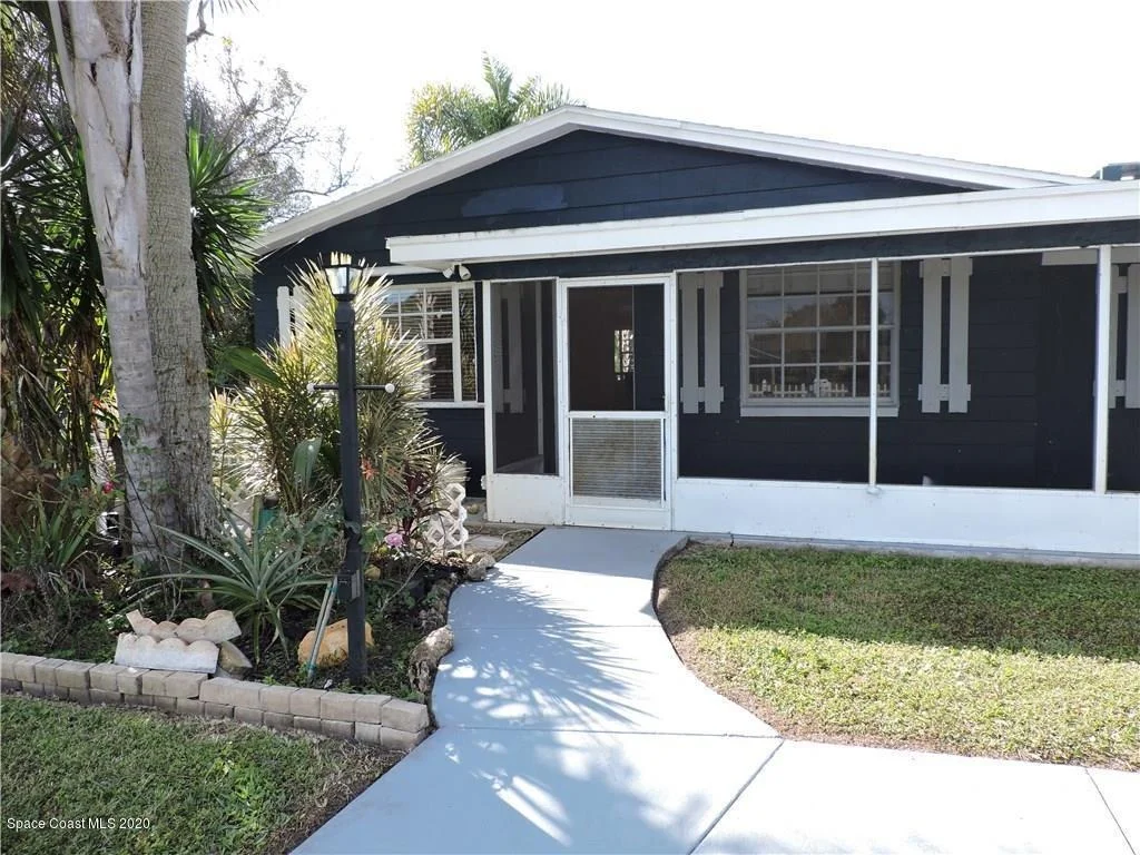 Photo of 9812 Pine Street