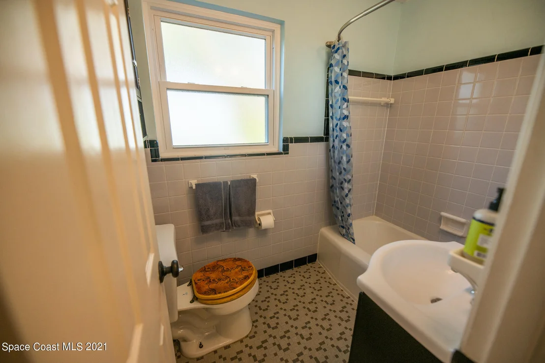 Photo of 1050 Myrtle Lane