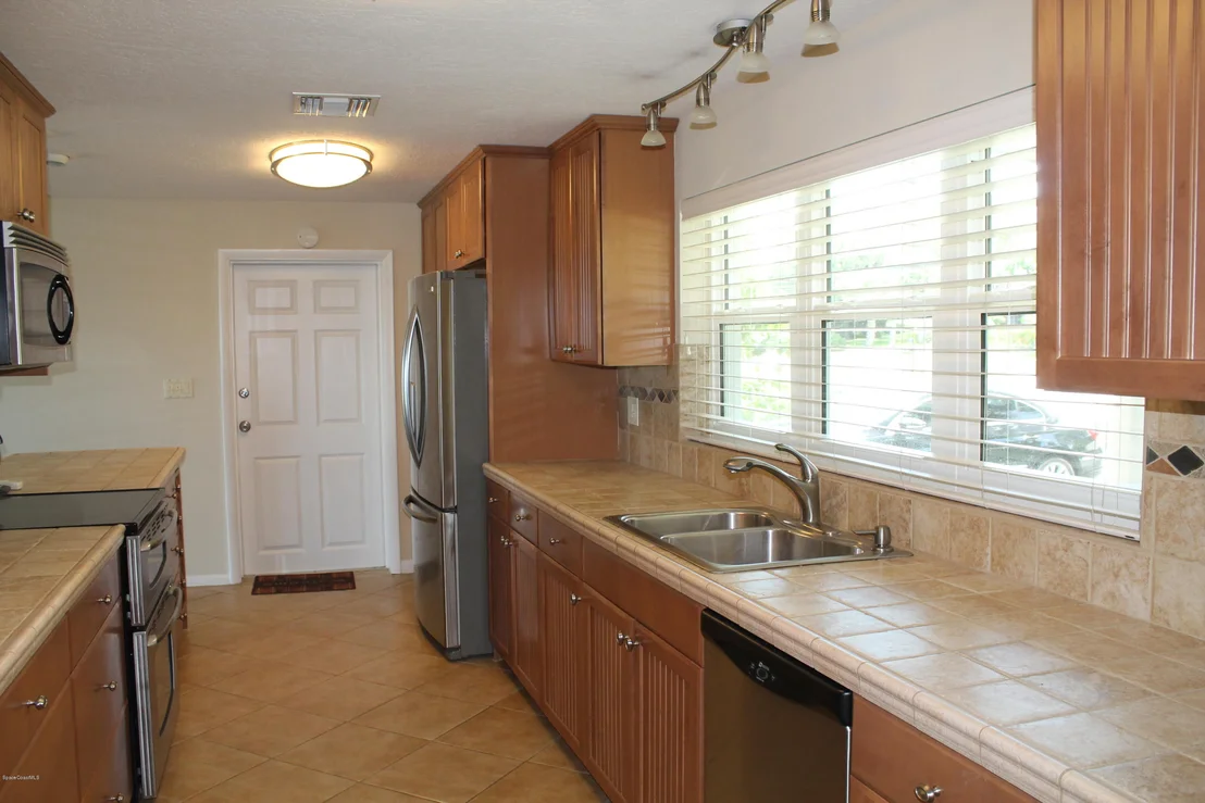 Photo of 1451 Anglers Drive NE