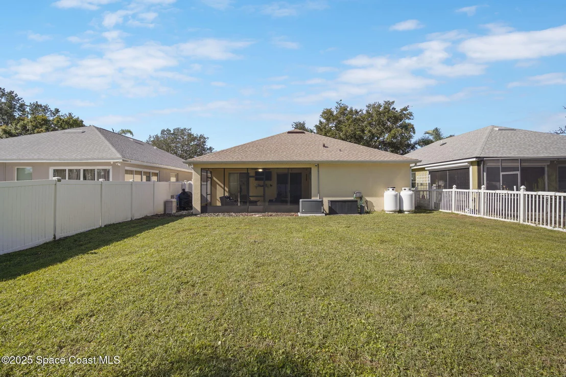 Photo of 381 Waterside Circle