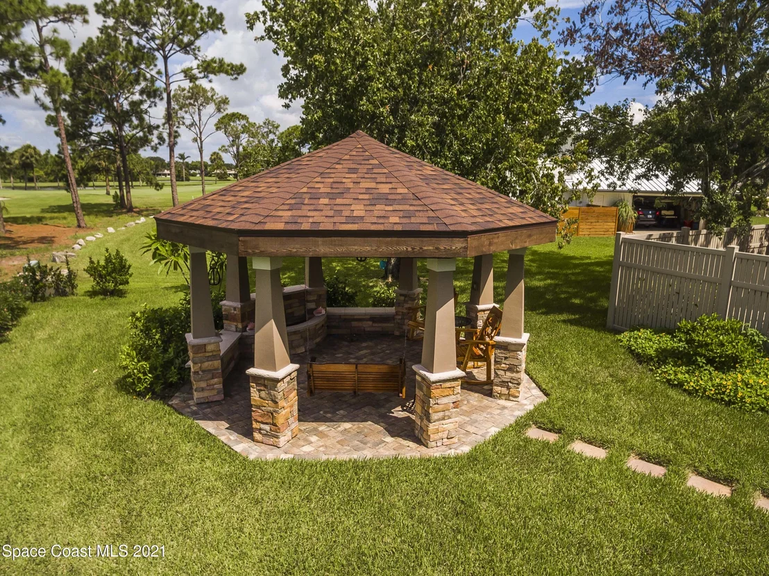 Photo of 530 Whispering Pines Circle