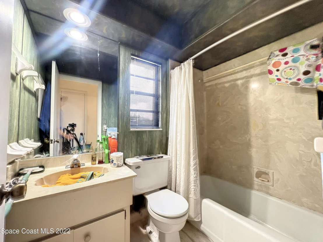 Photo of 825 Heron
