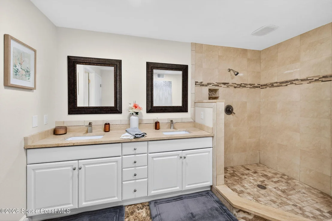 Photo of 7486 Livingstone Lane