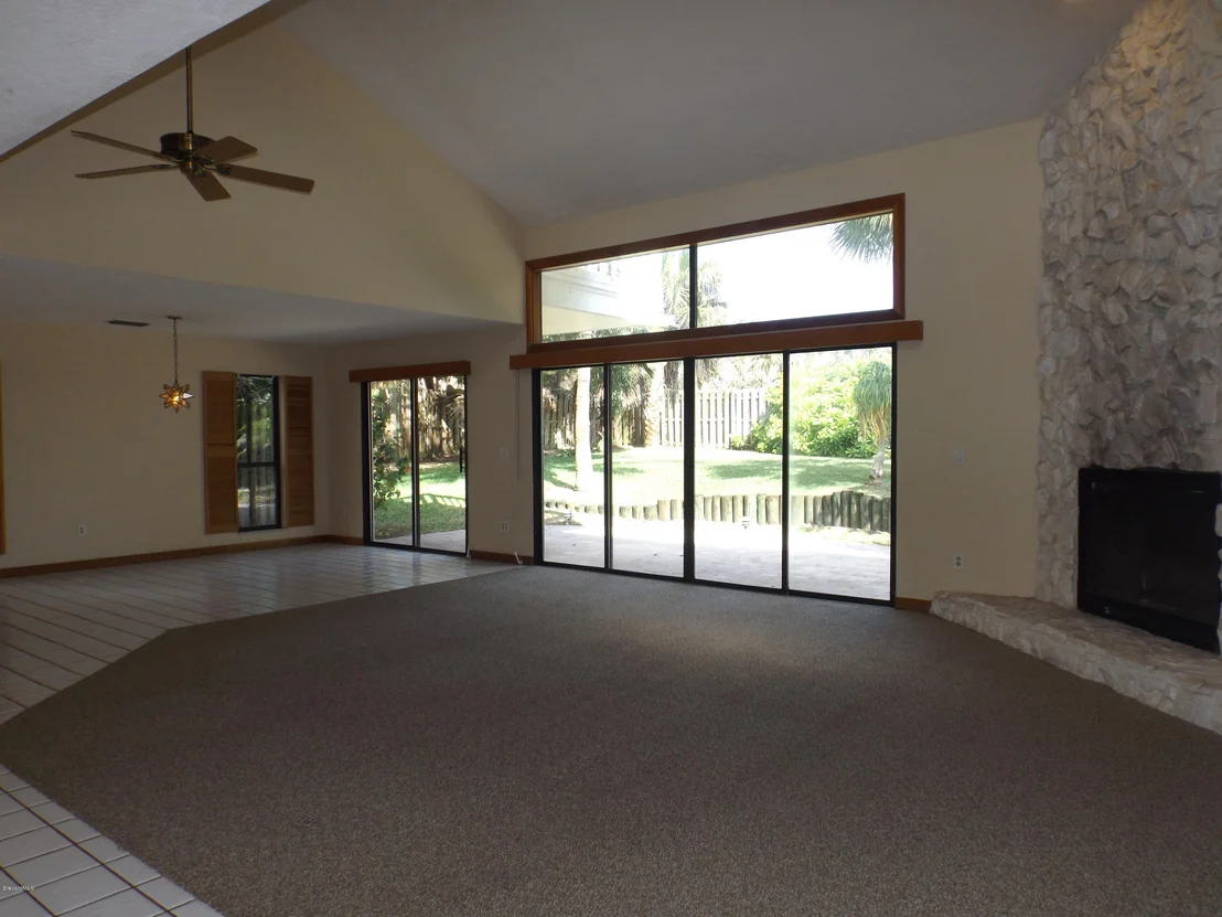 Photo of 6885 Angeles Road