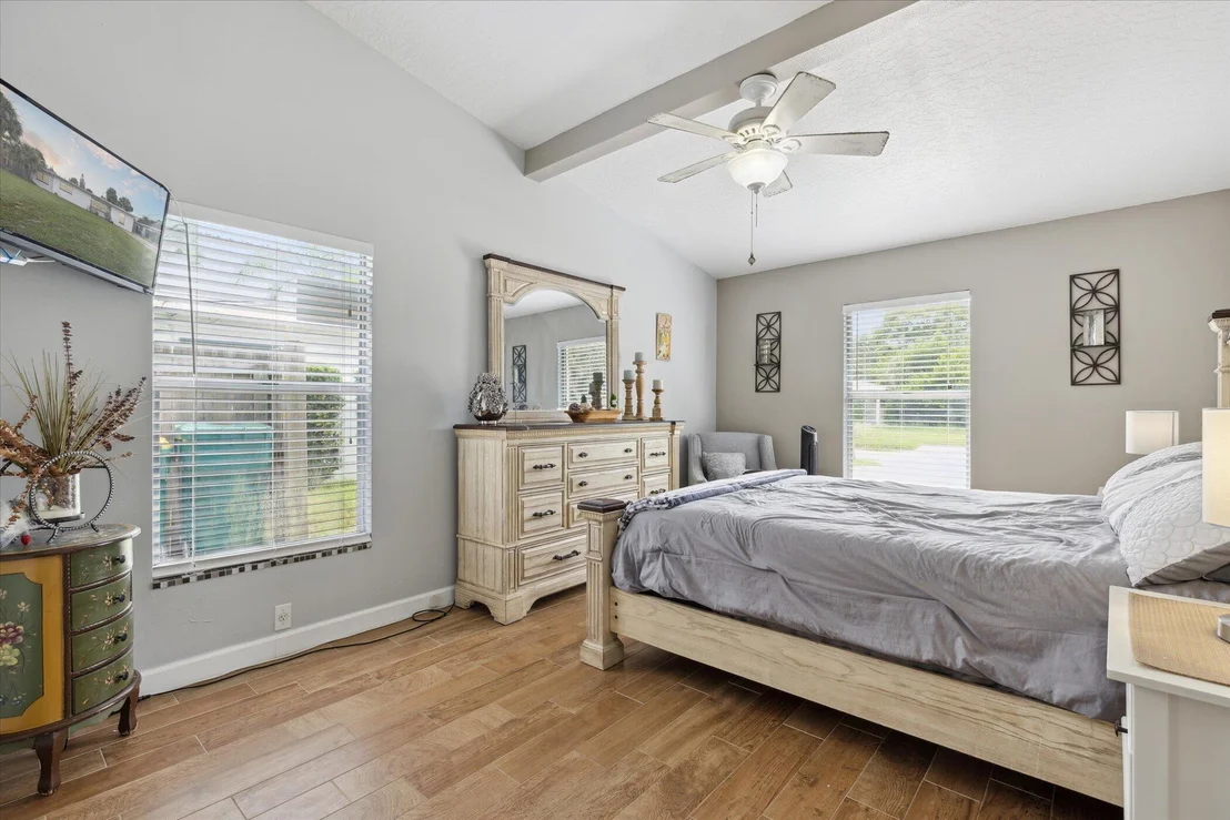 Photo of 1426 Hillcrest Drive
