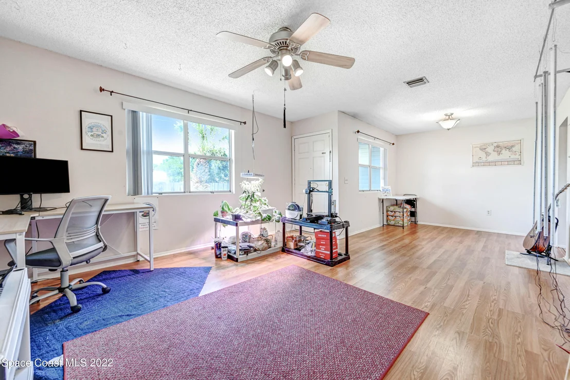 Photo of 4585 Robert Street