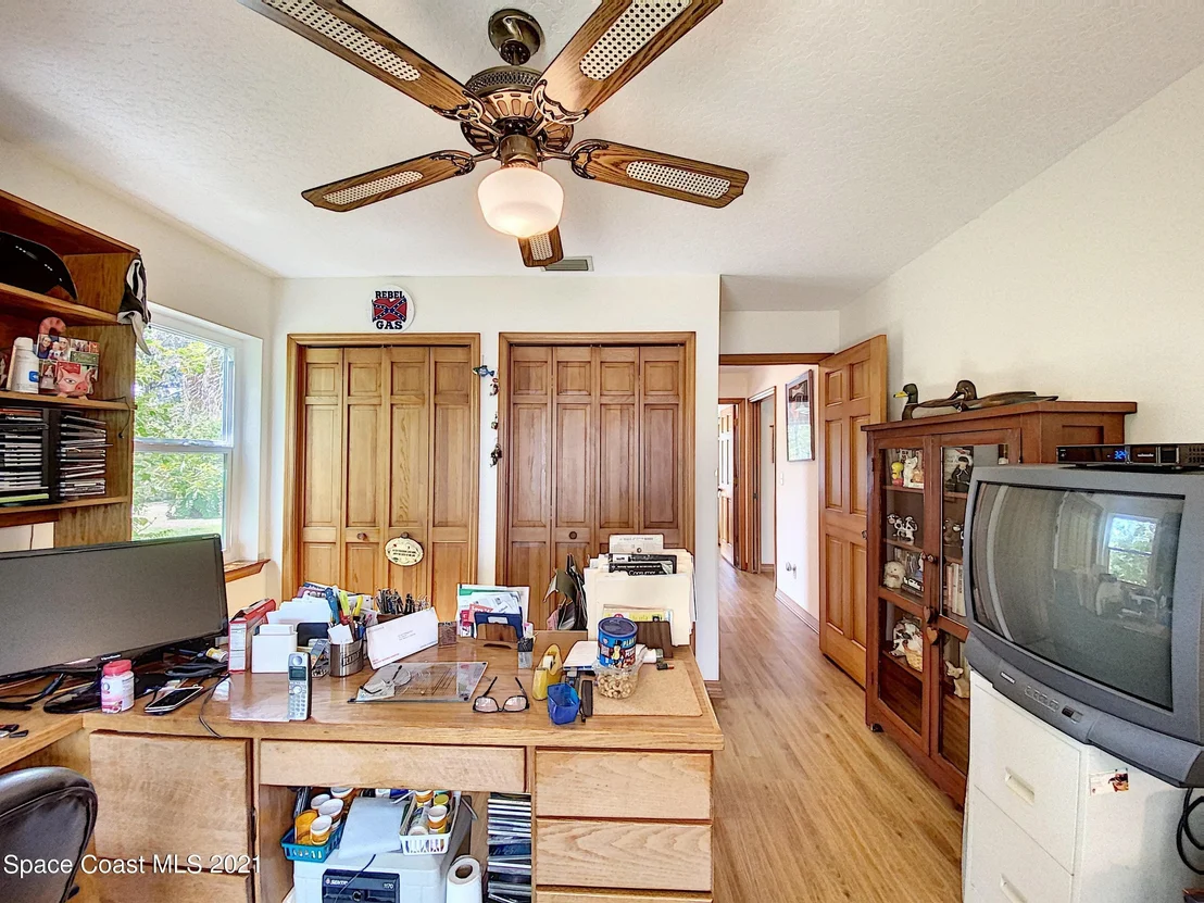 Photo of 1351 Grant Road