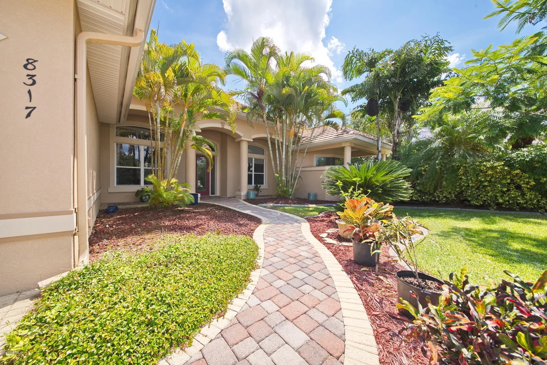 Photo of 8317 Cromwell Place