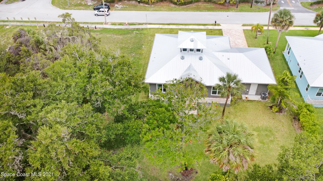 Photo of 2215 Bryan Street
