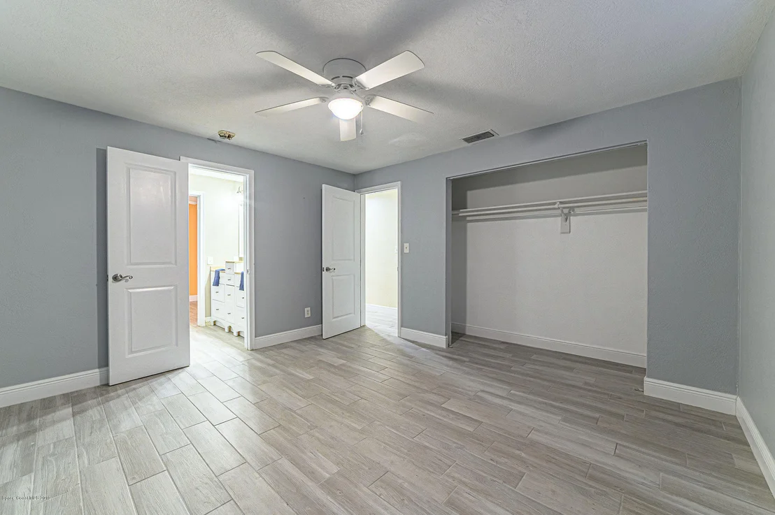 Photo of 3905 Lake Washington Road