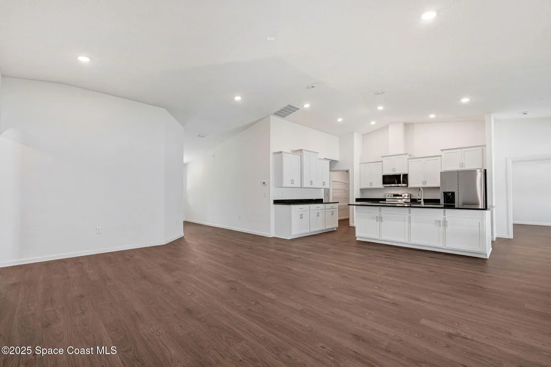 Photo of 1089 Savery Road