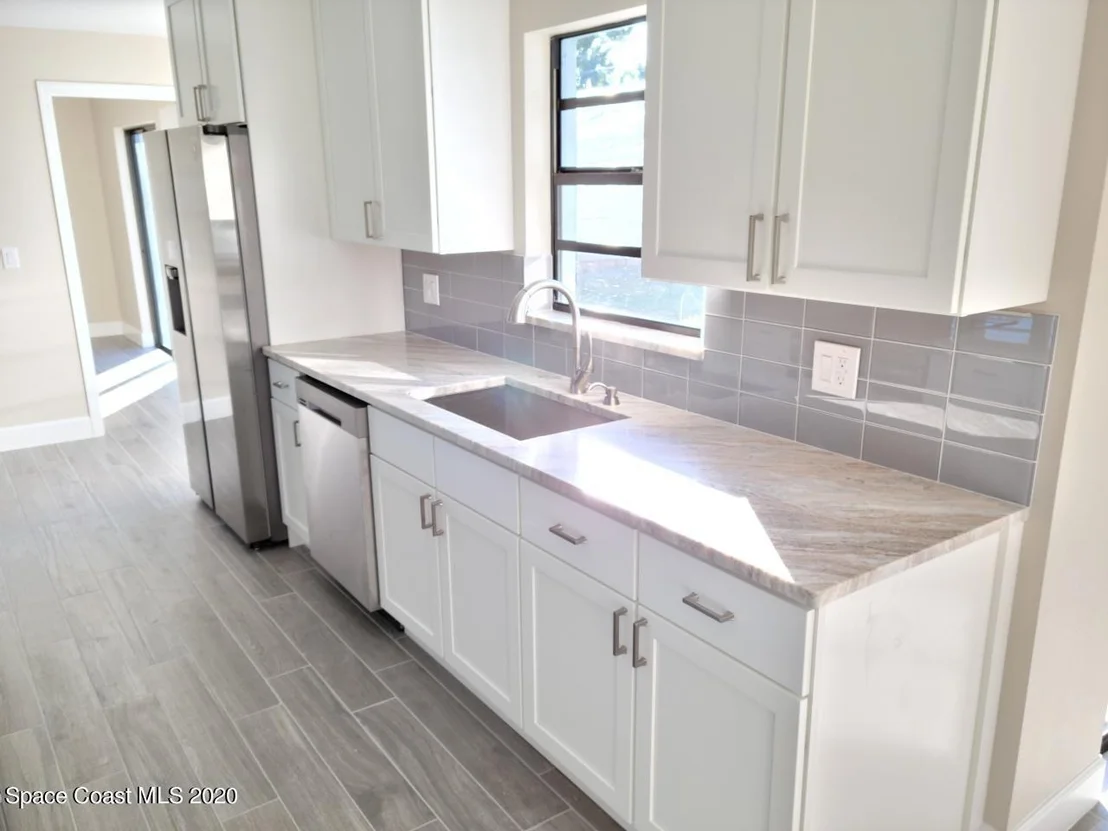 Photo of 987 Pineland Drive