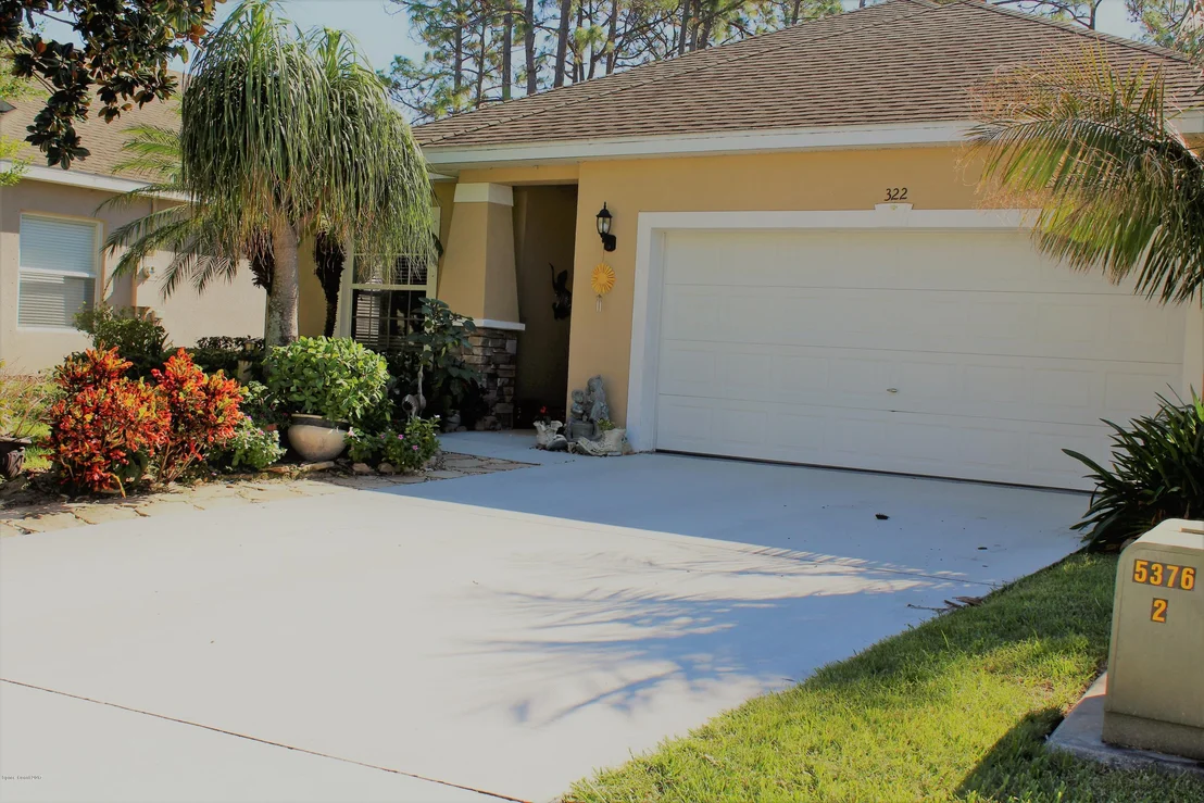 Photo of 322 Waterside Circle