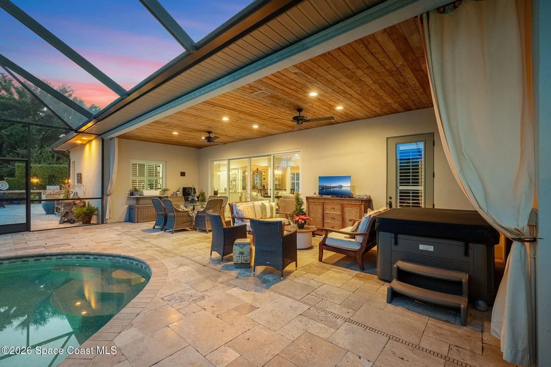 Photo of 339 Cocoa Avenue
