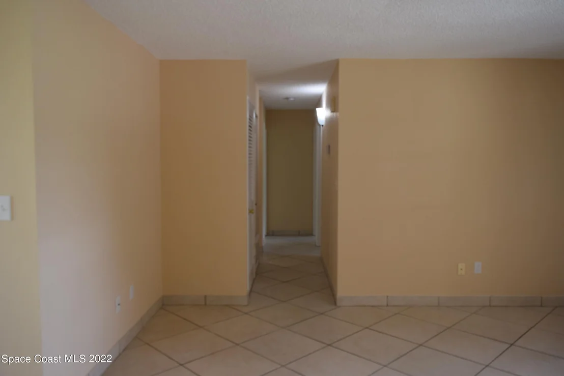 Photo of 771 Cobblestone Lane NE