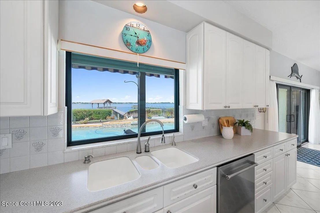 Photo of 544 Lanternback Island Drive