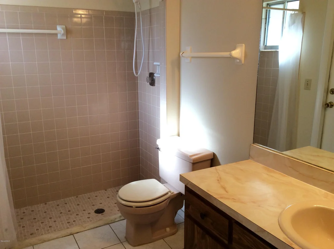 Photo of 1180 NE Riviera Drive