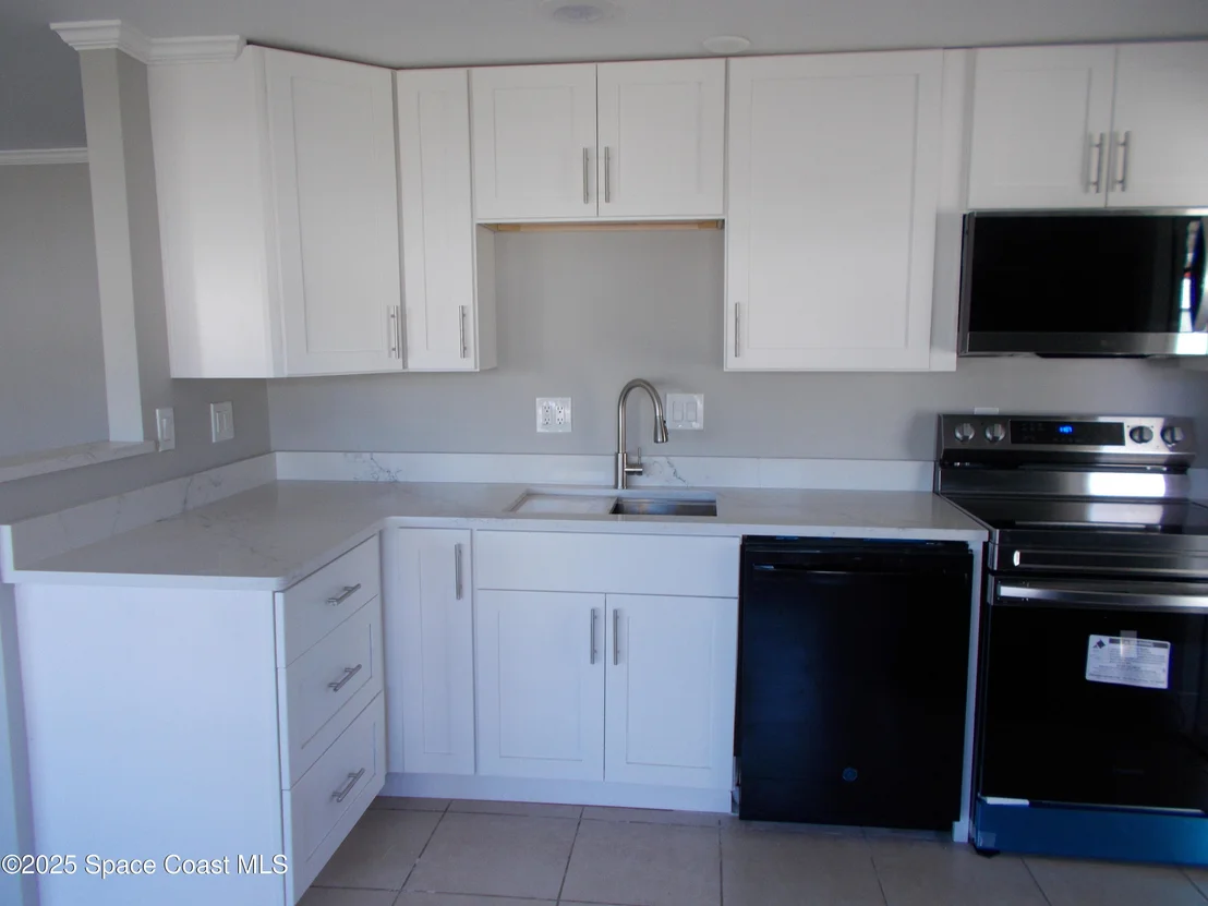 Photo of 619 Sea Gull Drive W