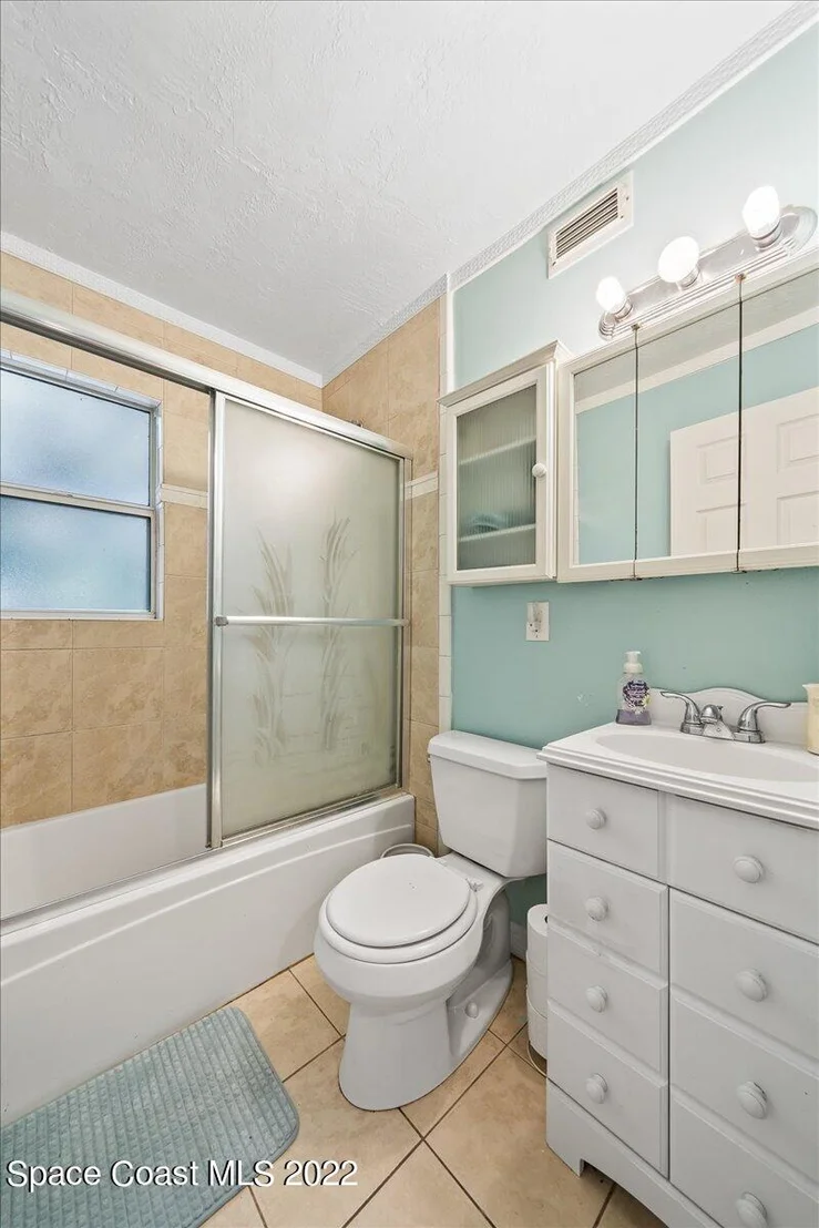 Photo of 283 N Burnett Road