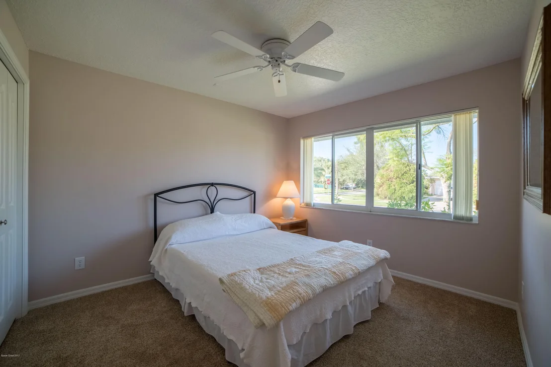 Photo of 1507 Meadowbrook Road NE