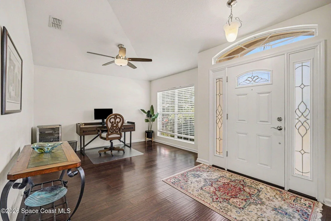 Photo of 325 Abernathy Circle SE