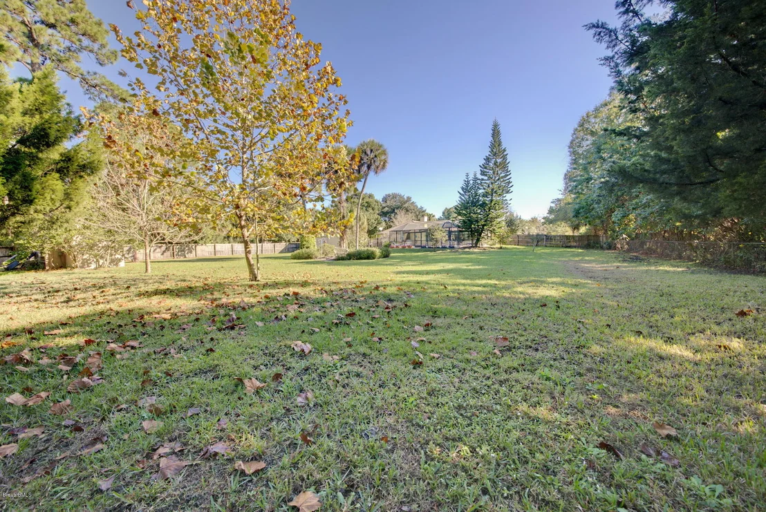 Photo of 1827 S Live Oak Drive