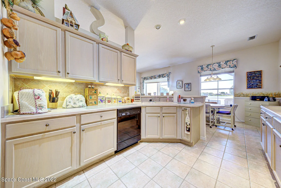 Photo of 5948 Newbury Circle