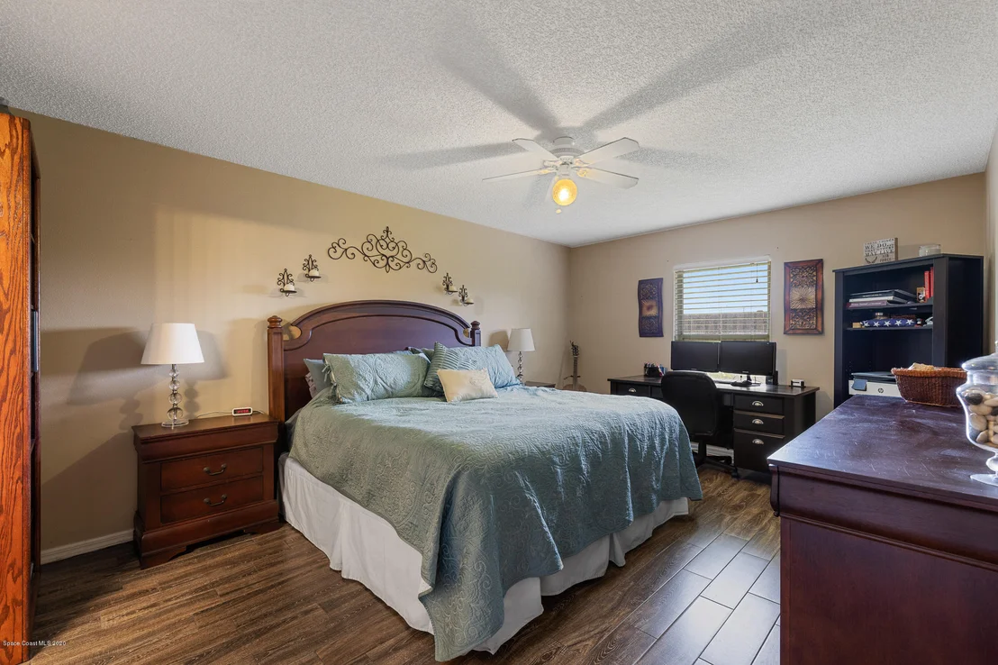 Photo of 817 Honeysuckle Drive