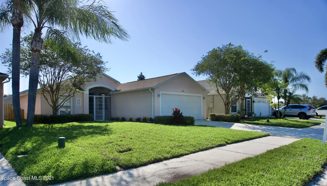 Photo of 850 Wickham Lakes Drive