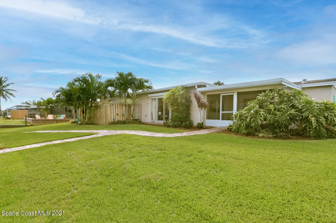 Photo of 481 Cardinal Drive