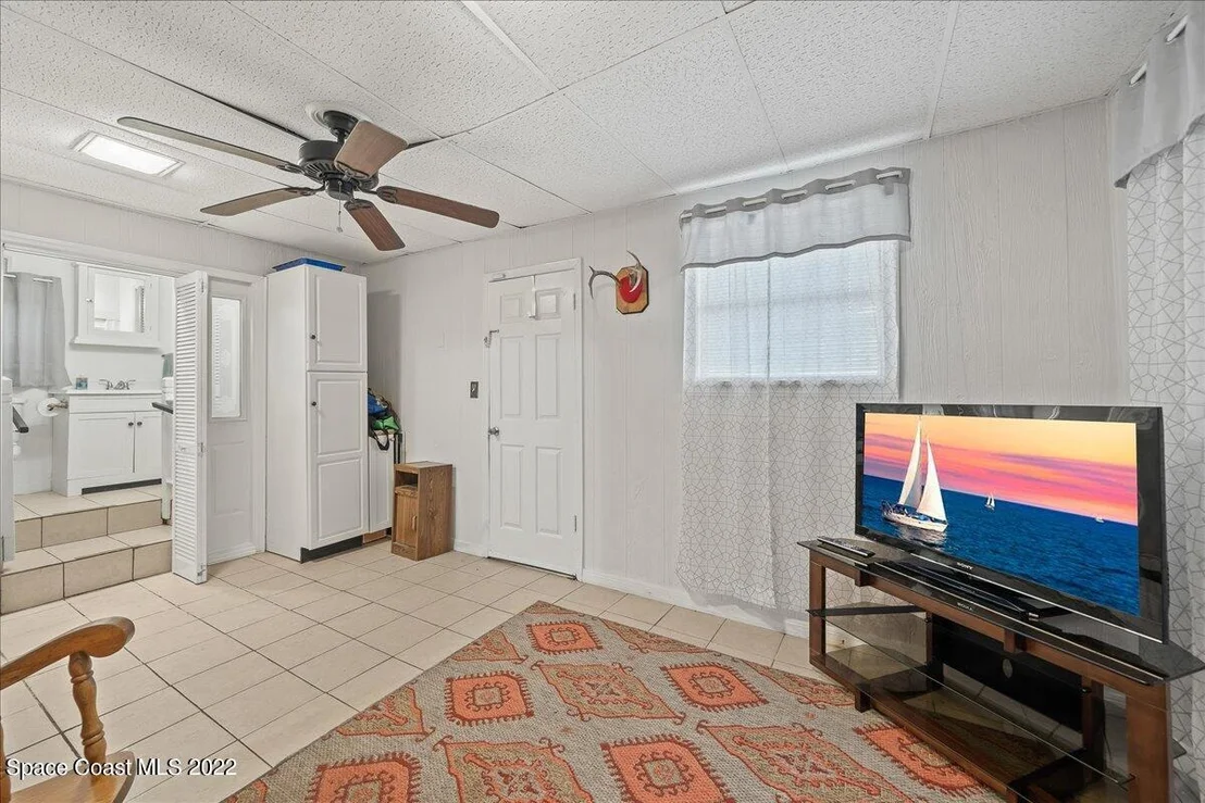 Photo of 283 N Burnett Road