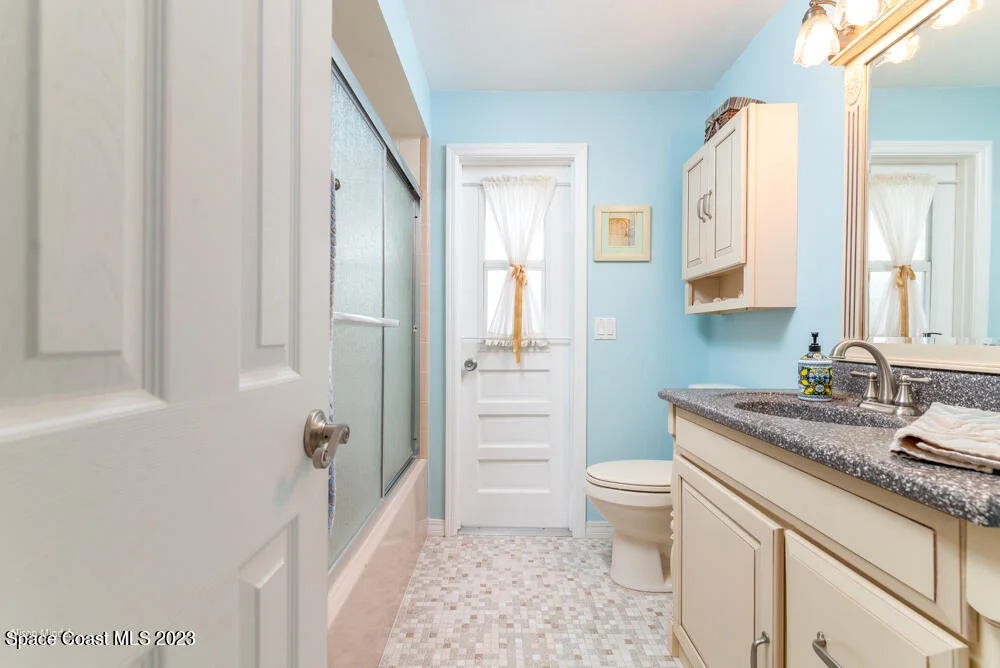 Photo of 2115 S River Road