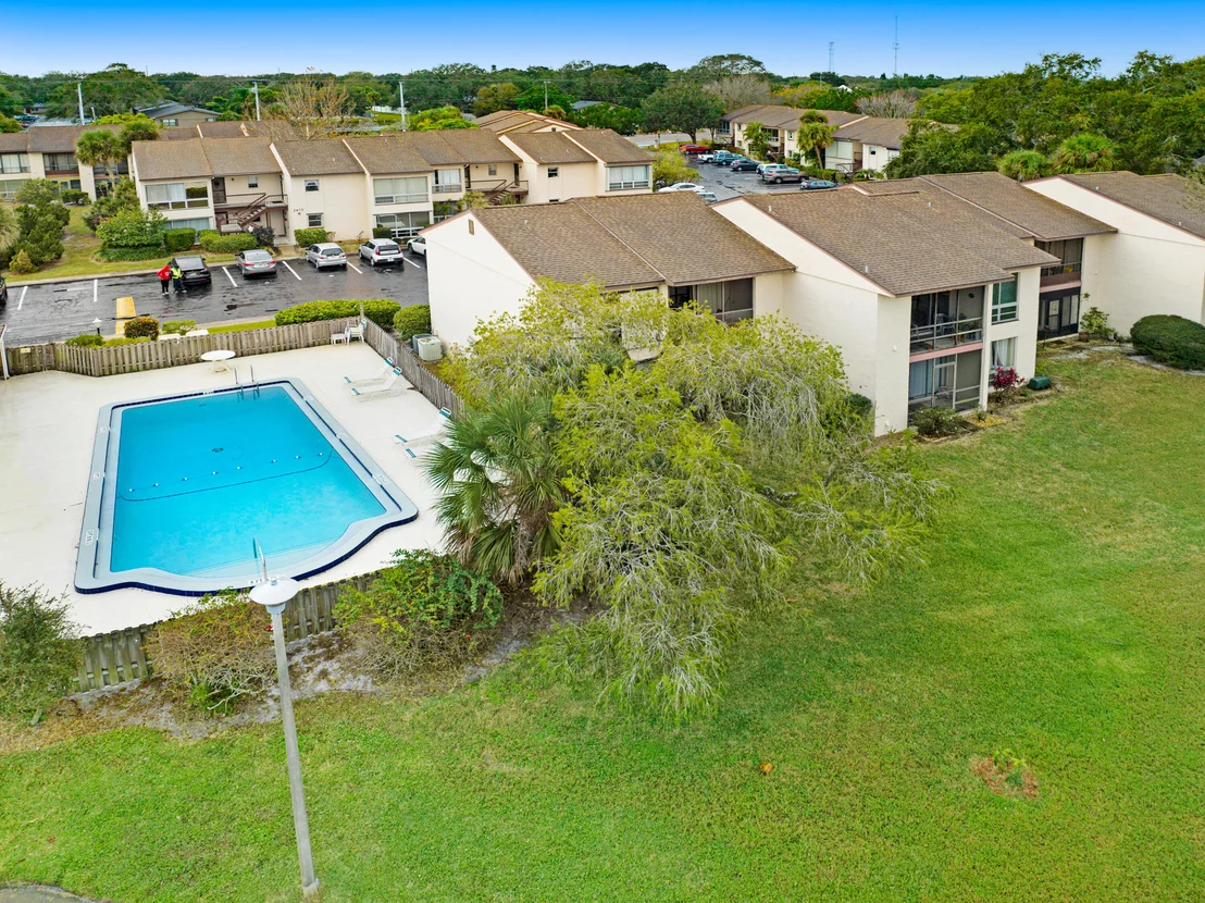 Photo of Unit 4H at 2500 Eagle Drive