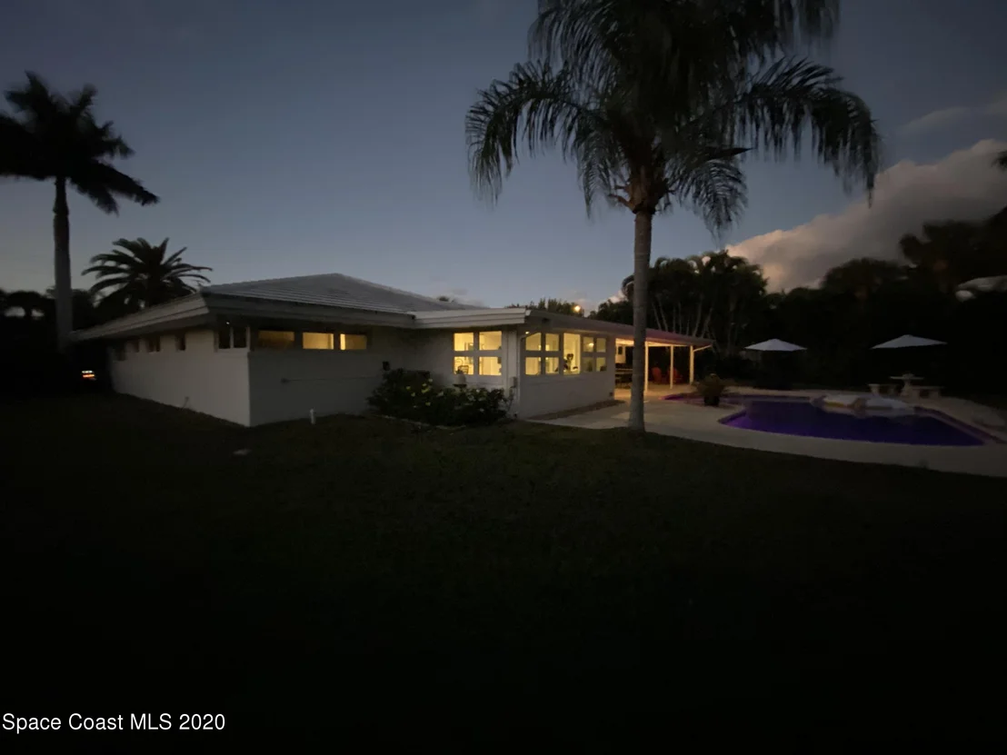 Photo of 1301 S Riverside Drive