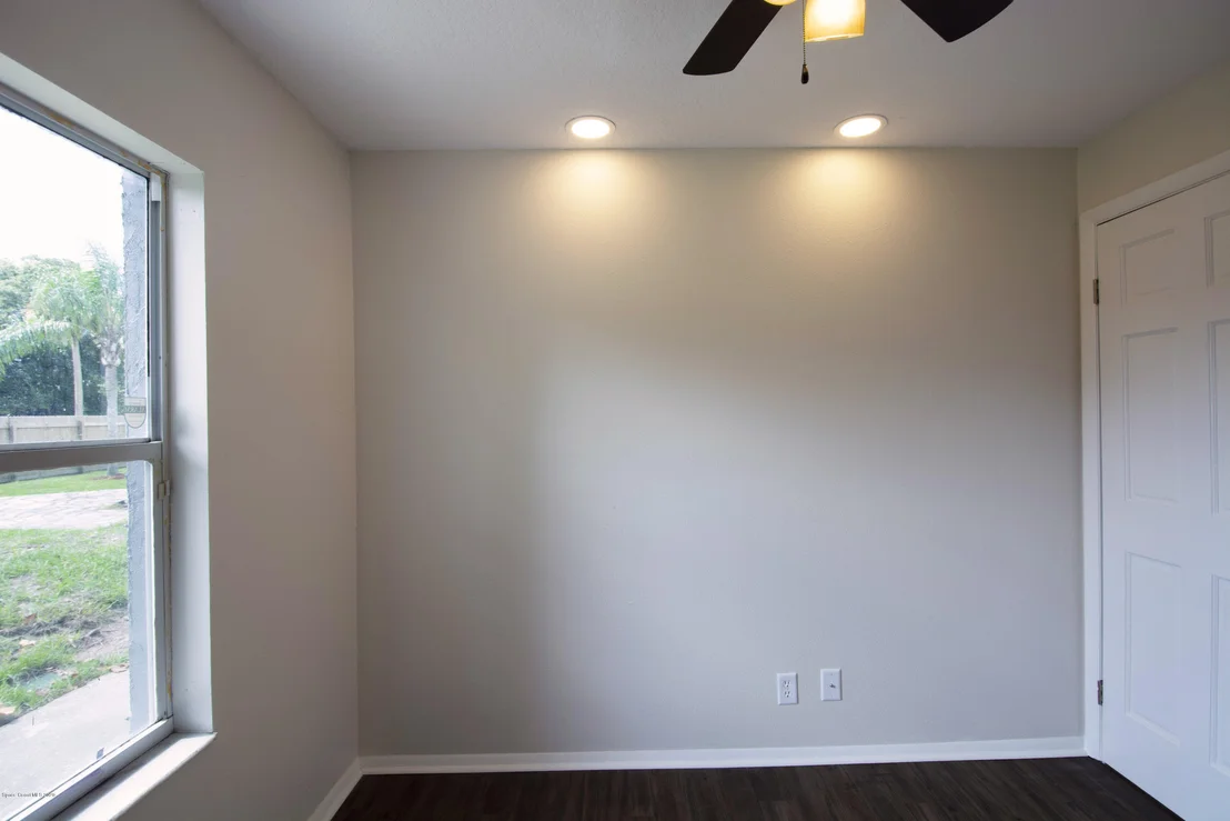 Photo of 401 Paul Washington Place