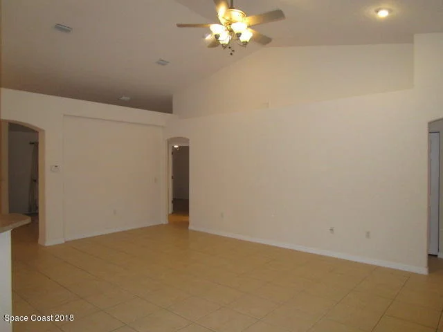Photo of 1367 Eldron Boulevard SE