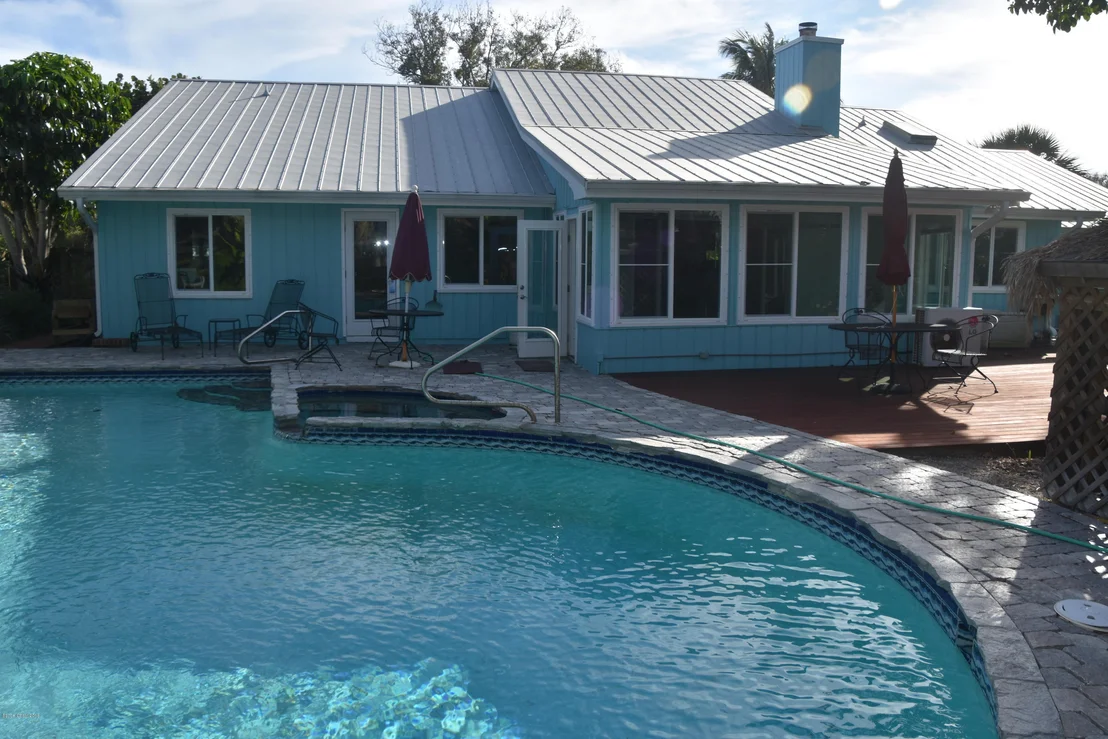 Photo of 220 Cocoa Avenue