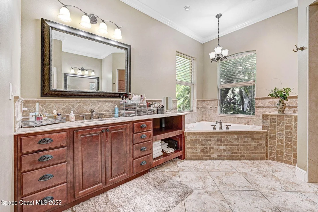 Photo of 1170 Adamson Road