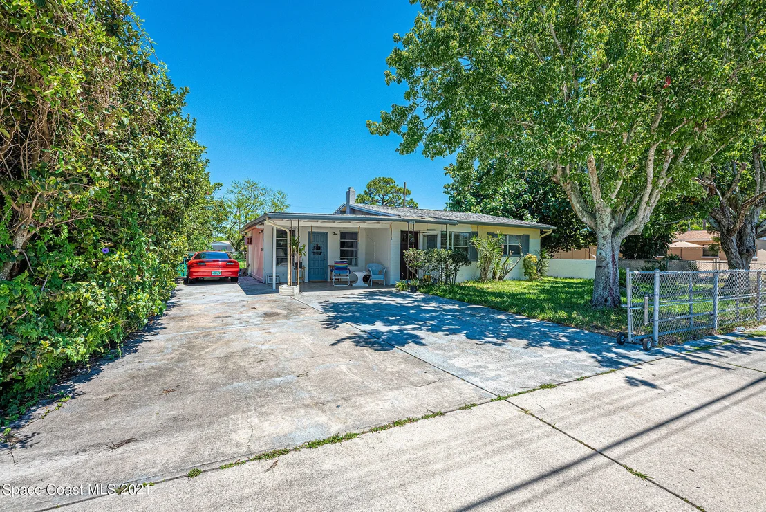 Photo of 2214 Post Road