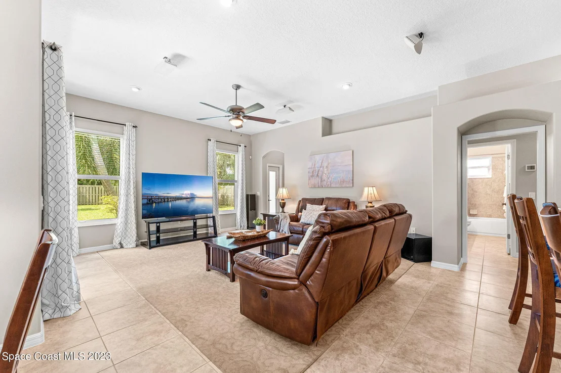 Photo of 2275 Botanica Circle