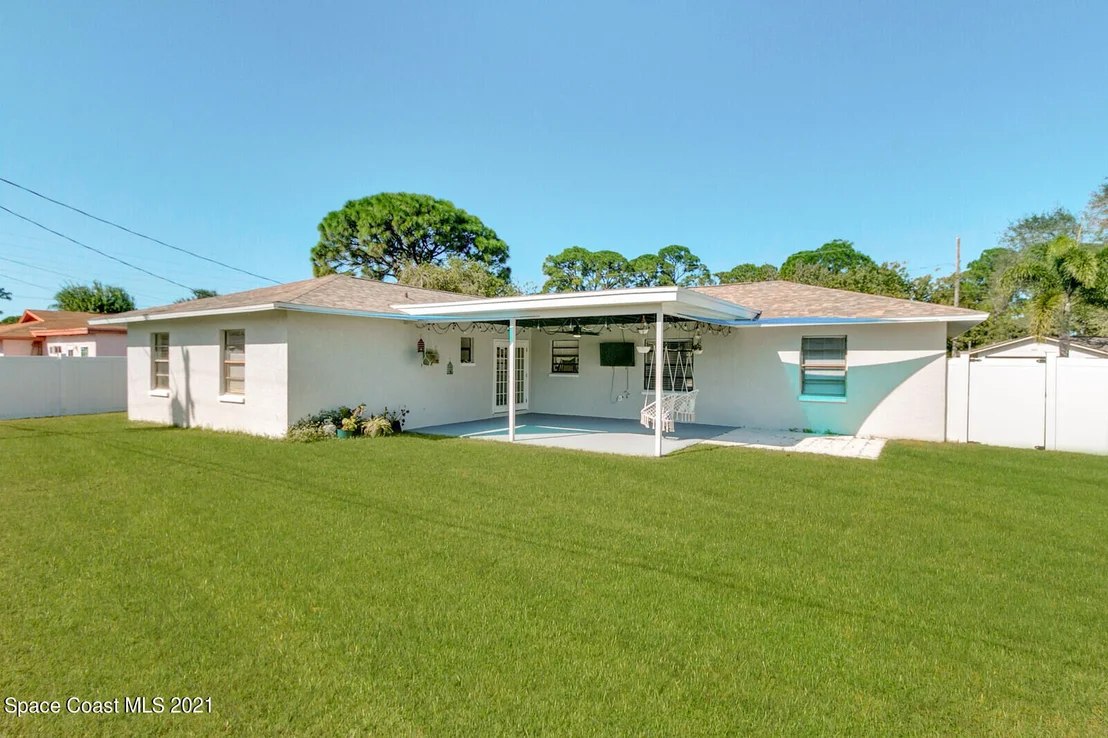 Photo of 991 Pineland Drive