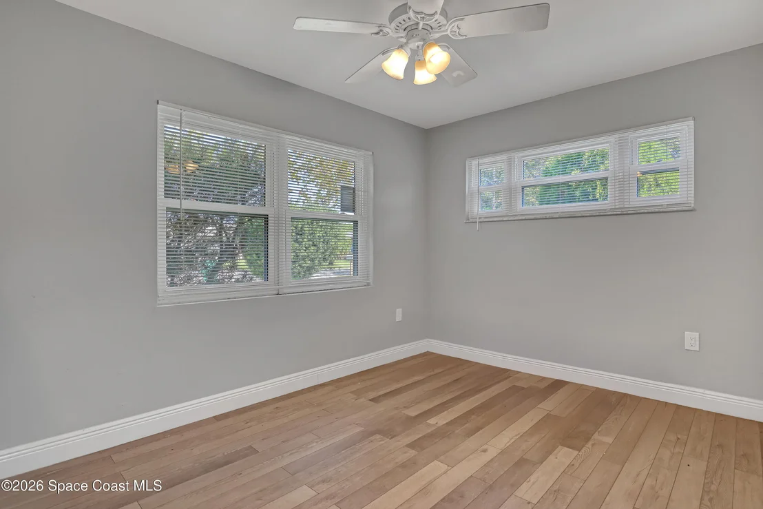 Photo of 1051 Grove Avenue