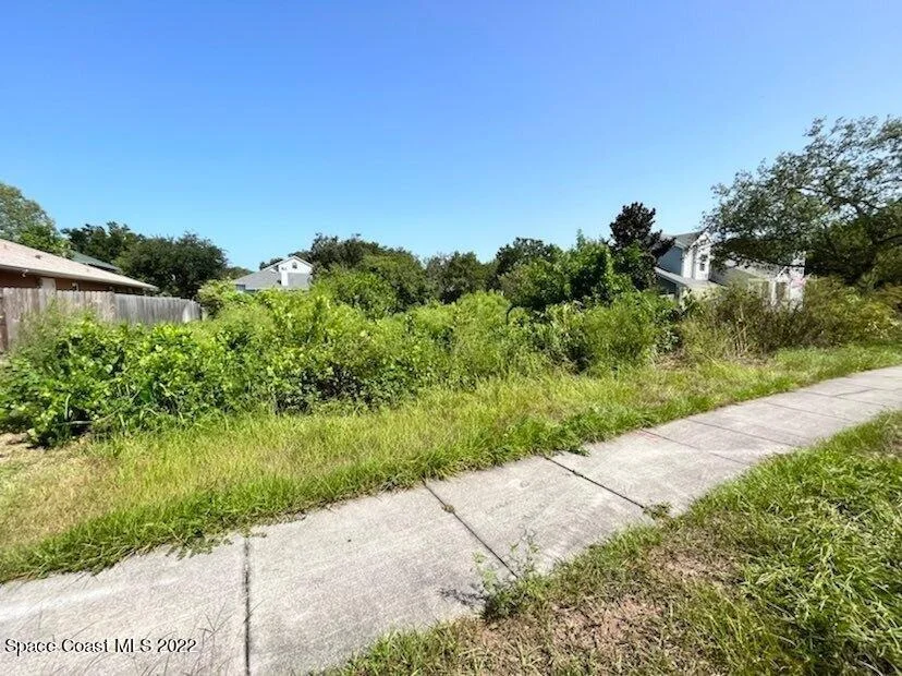 Photo of 1013 Mandarin Drive NE