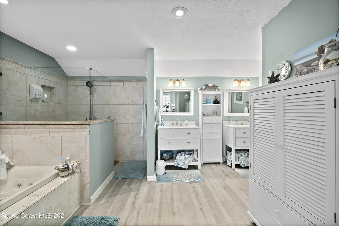 Photo of 432 Cardinal Drive